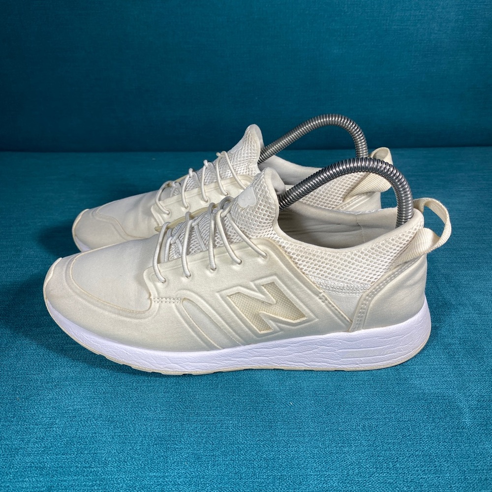 Size 8 - Women’s New Balance 420 white shoes